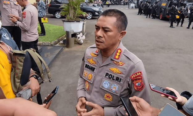 Polisi Sita 200 Bal Pakaian Bekas Impor dari Gudang Pasar Gedebage