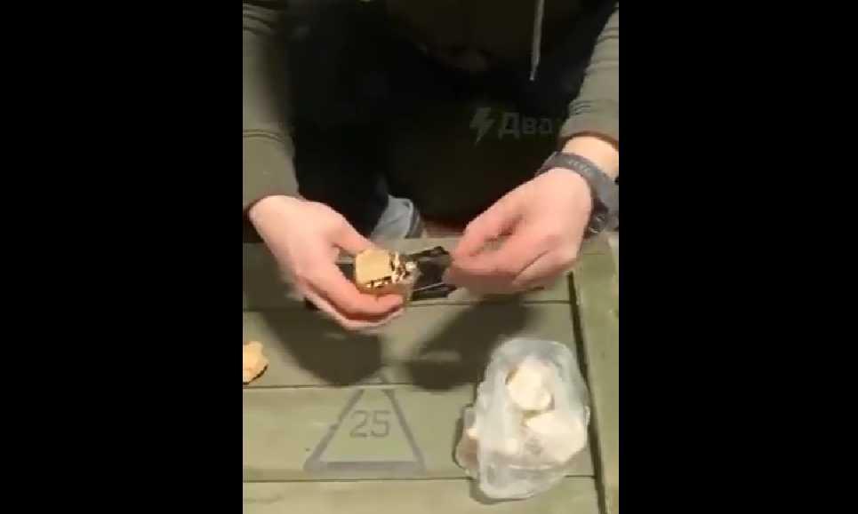 Hiii.. Neo-Nazi Ukraina Lumasi Peluru Pakai Minyak Babi untuk Lawan Prajurit Muslim Chechnya