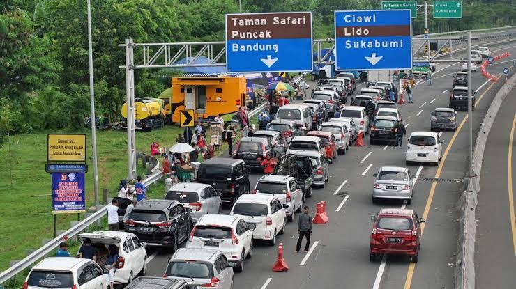 Ternyata Ini Biang Kerok Kemacetan 17 Jam di Puncak, Kendaraan Mogok