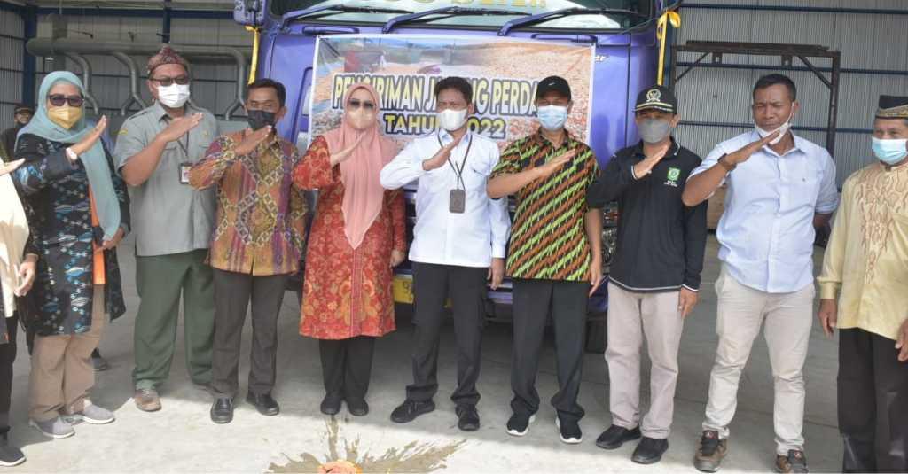 Stabilisasi Harga Jagung, Kementan dan Pemda Bima Kirim Jagung ke Surabaya 2.600 Ton