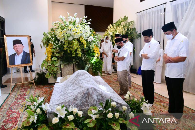 Jokowi Takziah ke Rumah Duka Arifin Panigoro