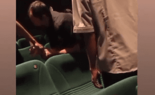 Ngeri, Video Wanita Kesurupan saat Nonton Film Horor di Bioskop