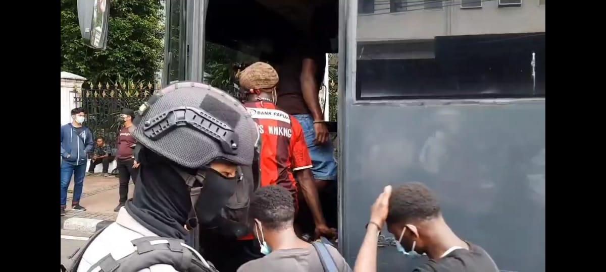 Polisi Telah Pulangkan 89 Peserta Aksi Demo Papua yang Ricuh Jumat Lalu