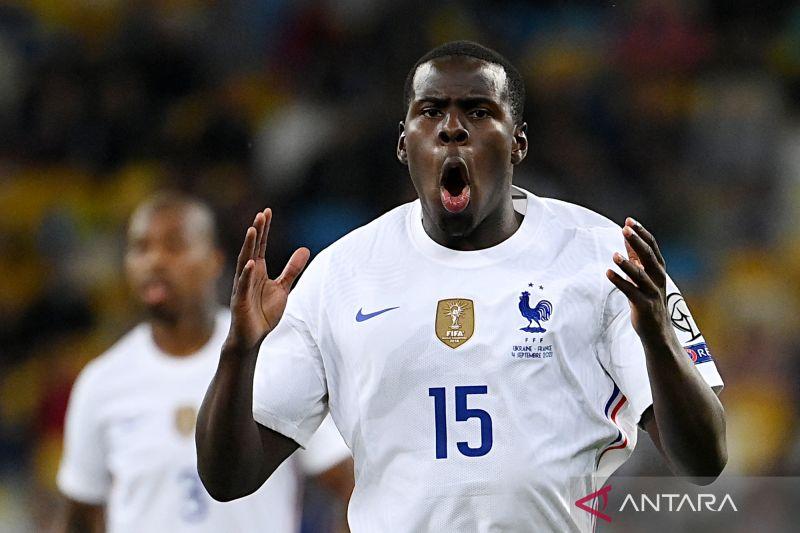 Video Aniaya Kucing Viral, Bek West Ham Kurt Zouma Diseret ke Pengadilan