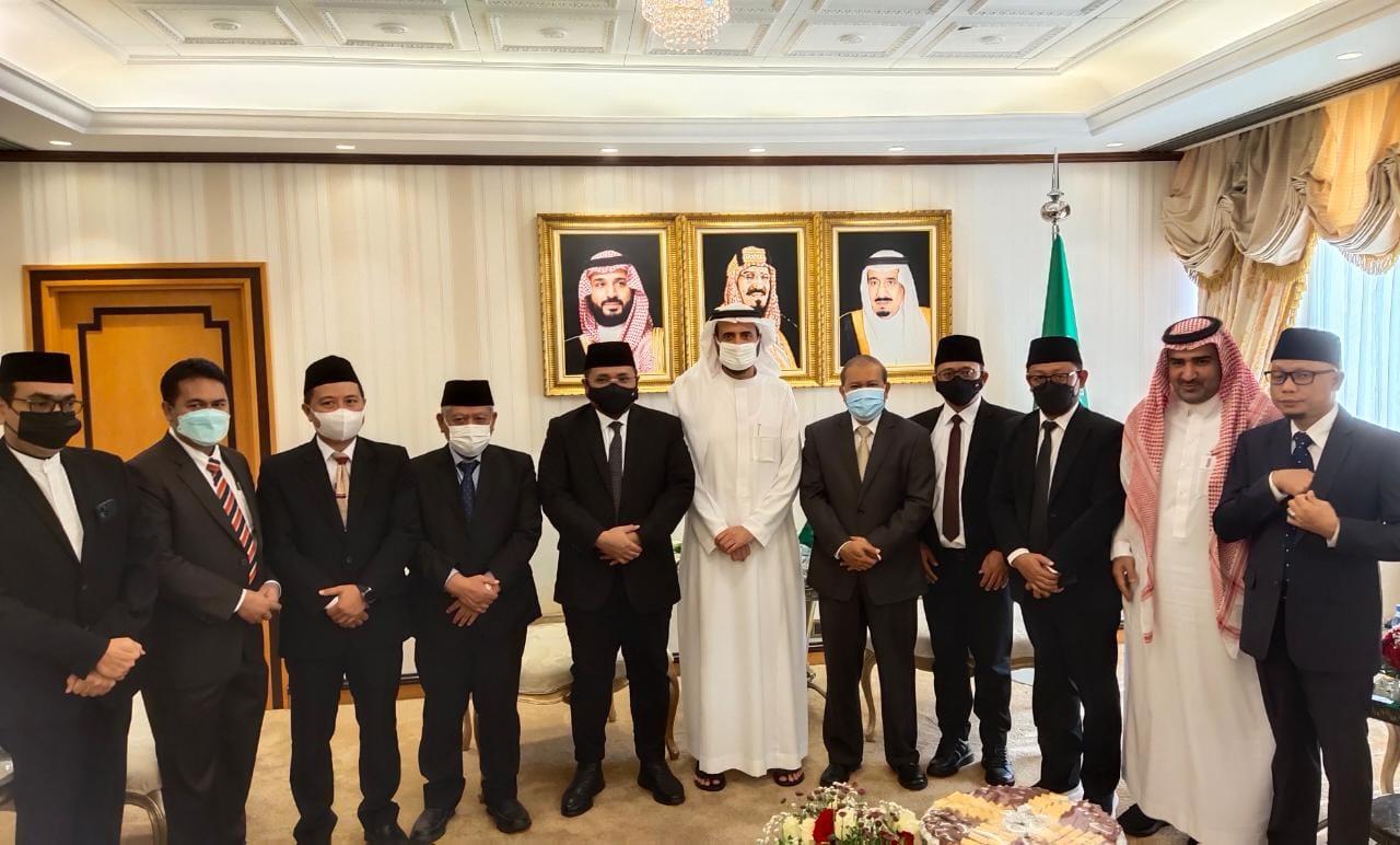Bertemu Menteri Haji Arab, Menag Yaqut Terima Kabar Baik: Ada Pemberangkatan Jemaah dari Luar Saudi