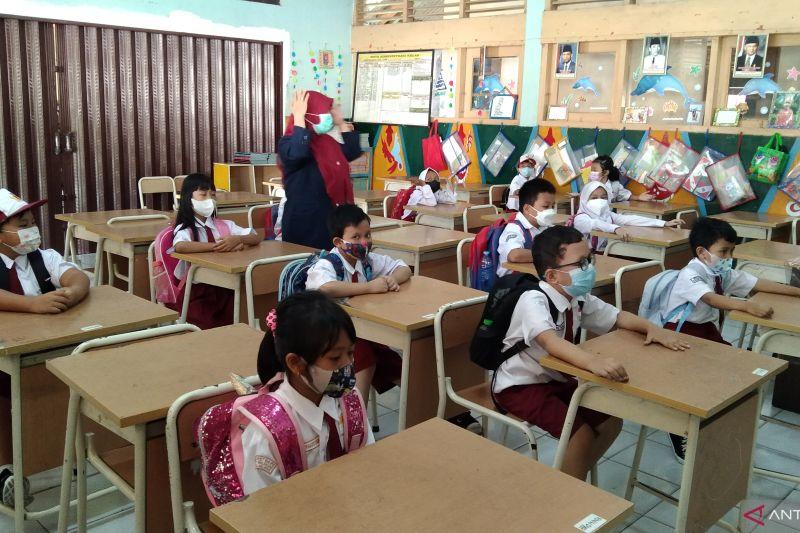 Wacana DKI Bakal Terapkan PTM Seratus Persen, Riza Patria: Kami Sedang Diskusikan