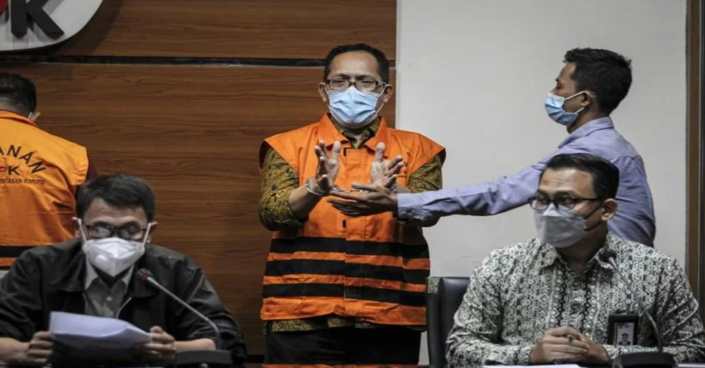 KPK Perpanjang Masa Tahanan Hakim Itong dkk Selama 30 Hari
