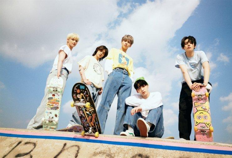 Cetak Sejarah, TXT Menjadi Boy Group K-pop Pertama di Chart Song Breaker Billboard