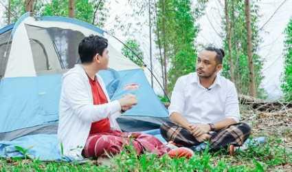 'Niru' Jokowi, Giring Kemping di IKN sambil Sarungan, tapi Tendanya Beda Kelas