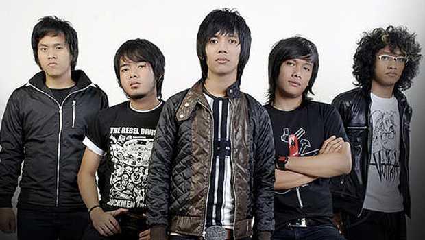 Innalillahi, Rombongan Band D'Masiv Kecelakaan, Rian Vokalis Terluka