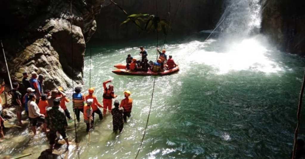 Tim SAR Berhasil Temukan Jasad yang Tenggelam di Permandian Air Terjun Luwu Utara