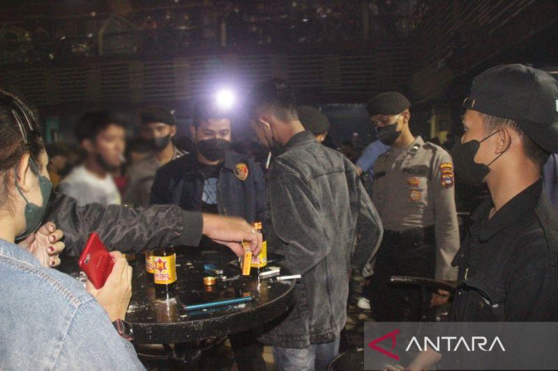 Polisi Banjarmasin Berhasil Temukan Tiga Pengunjung Kelab Malam Positif Narkoba