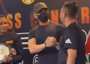 Vicky Sang Gladiator Teriak 'Uraaa' di Atas Panggung, Tantang Deddy Corbuzier Duel: You Are Next!