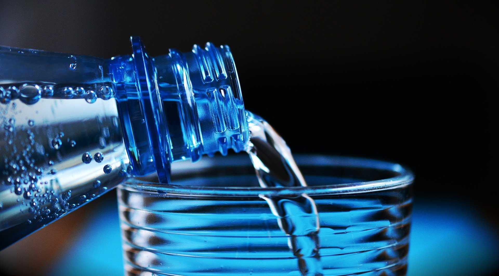 Anti Dehidrasi Club, 8 Waktu Terbaik Minum Air Putih di Bulan Puasa