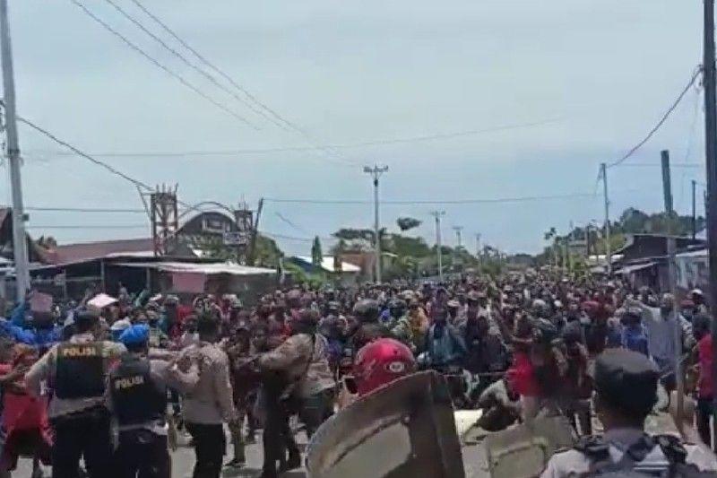 Demo Tolak NOB di Nabire Mencekam, Lima Anggota Polisi Alami Luka-luka
