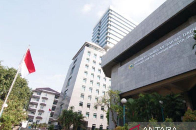 Sempat jadi Perdebatan, DPRD DKI Tegaskan Anggaran Baju Dinas Rp1,7 Miliar Tak Langgar Aturan