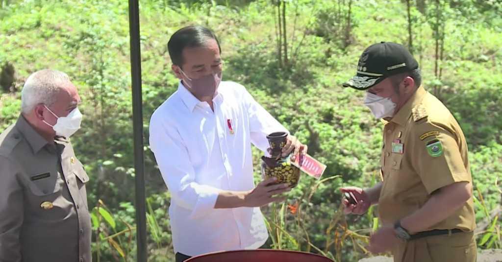 Survei SMRC: Wacana Jokowi 3 Periode cuma Didukung 5 Persen Warga