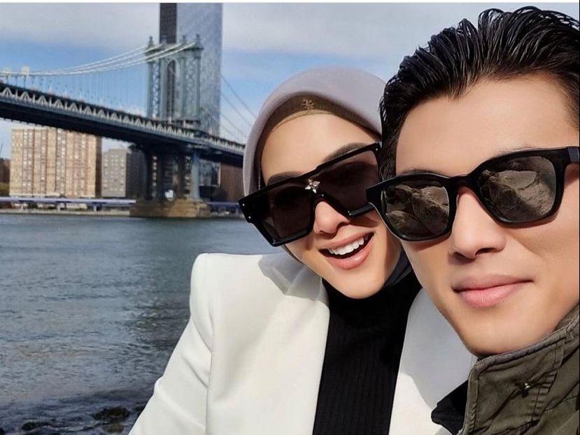 Puasa Pertama di Singapura, Syahrini dan Reino Barack Asyik Berbelanja