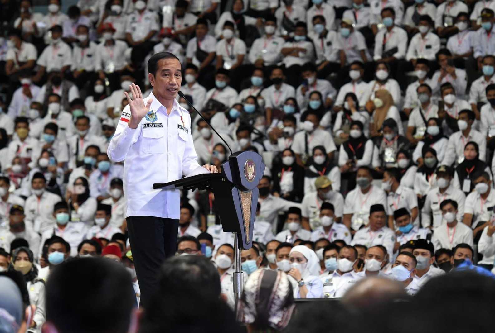 DPR Cecar Mensesneg dan Seskab soal Apdesi Deklarasi Jokowi 3 Periode