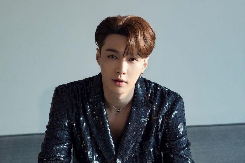 Lay EXO Pamit dari SM Entertainment