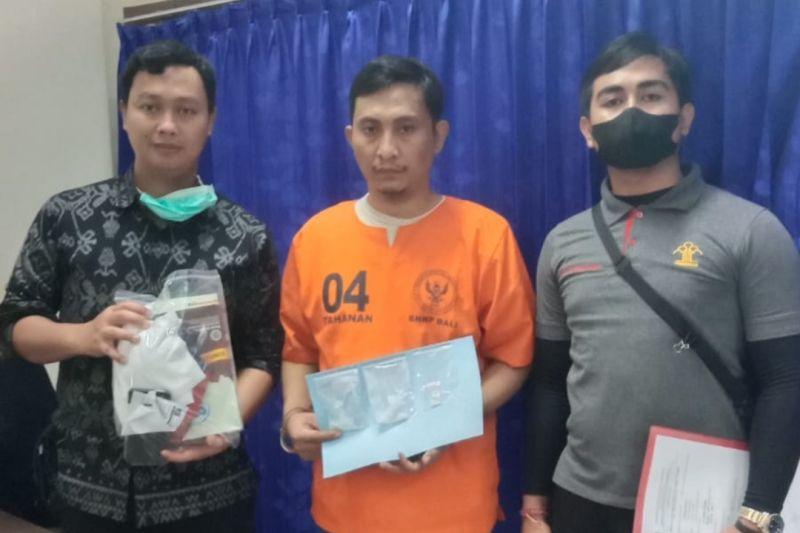 Duh, Bisa-bisanya Kurir Ini Selundukpan Sabu ke Dalam Kotak Susu di Penitipan Barang Lapas Bali