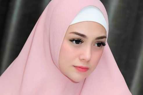 Gus Miftah Beberkan Celine Evangelista Pindah Agama Islam atau Hanya Sensasi