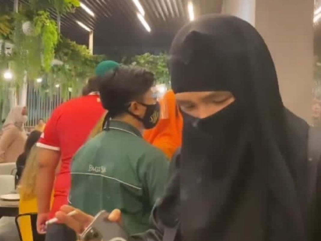 Viral Video Pria Lecehkan Pakaian Muslimah di Acara Bukber Brand Kecantikan Lokal Tuai Kecaman