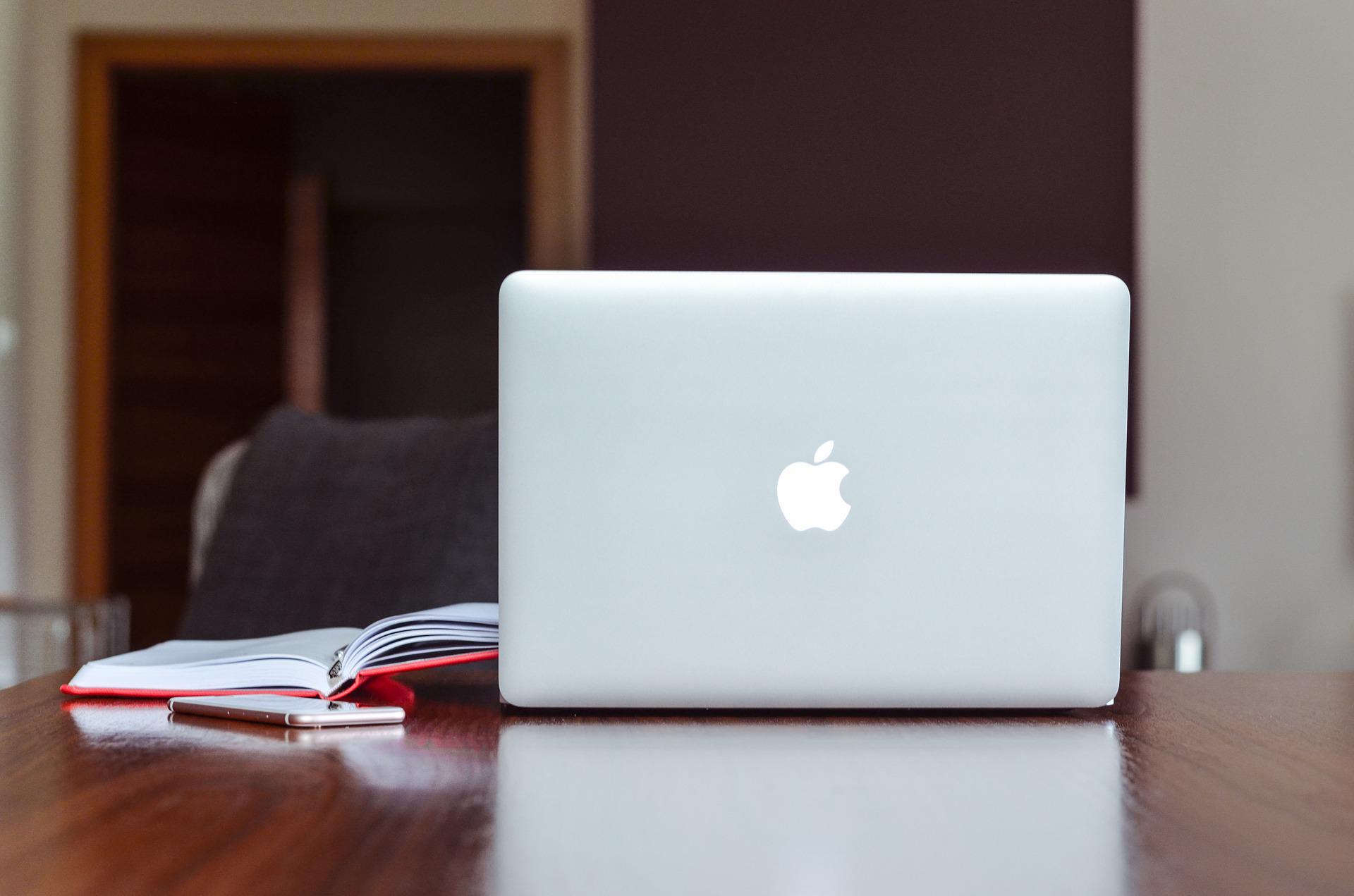 Pengiriman MacBook Pro Terbaru Ditunda Imbas Kasus COVID-19 Meroket di China