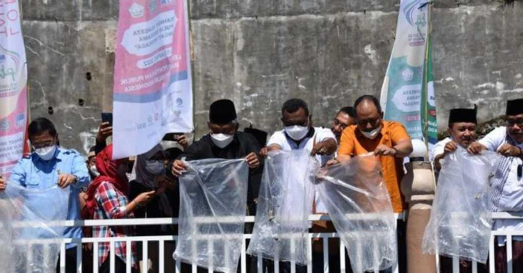 19 Ribu Benih Ikan Ditebar di Danau Lut Tawar Tankengon, Aceh