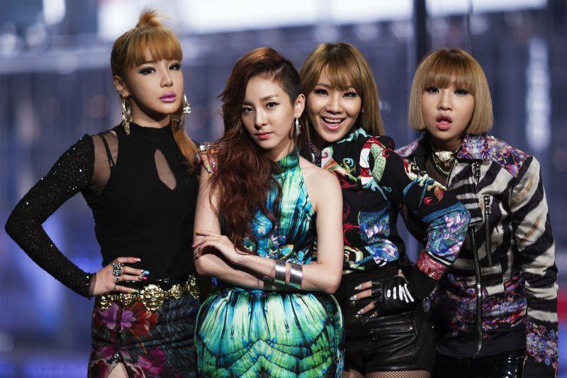 Reuni Grup K-pop 2NE1 Diam-diam Tampil Mengejutkan di Panggung Coachella