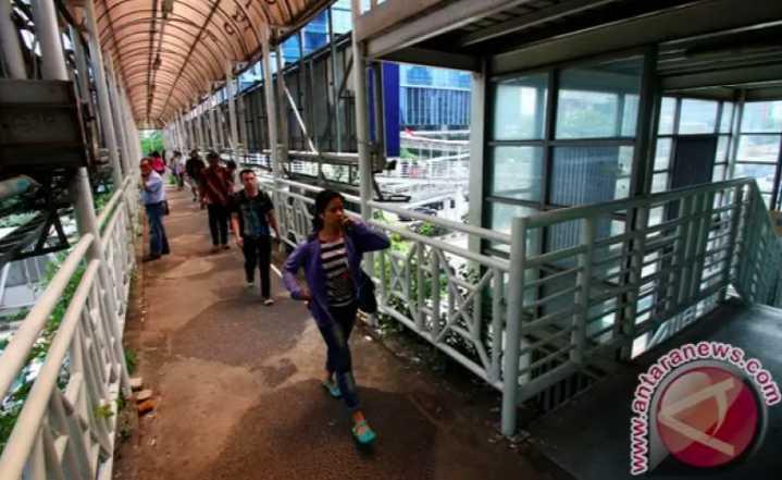 Atap Jebol JPO Dukuh Atas 1 sudah Rampung Diperbaiki dari Proyek Revitalisasi Halte TransJakarta