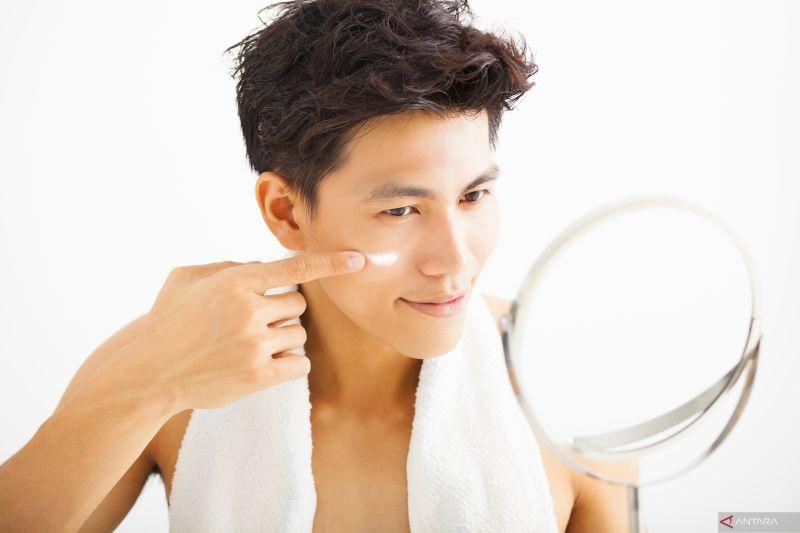 Jangan Asal Pakai, Ini Urutan 'Skincare Routine' Anti Ribet untuk Pria