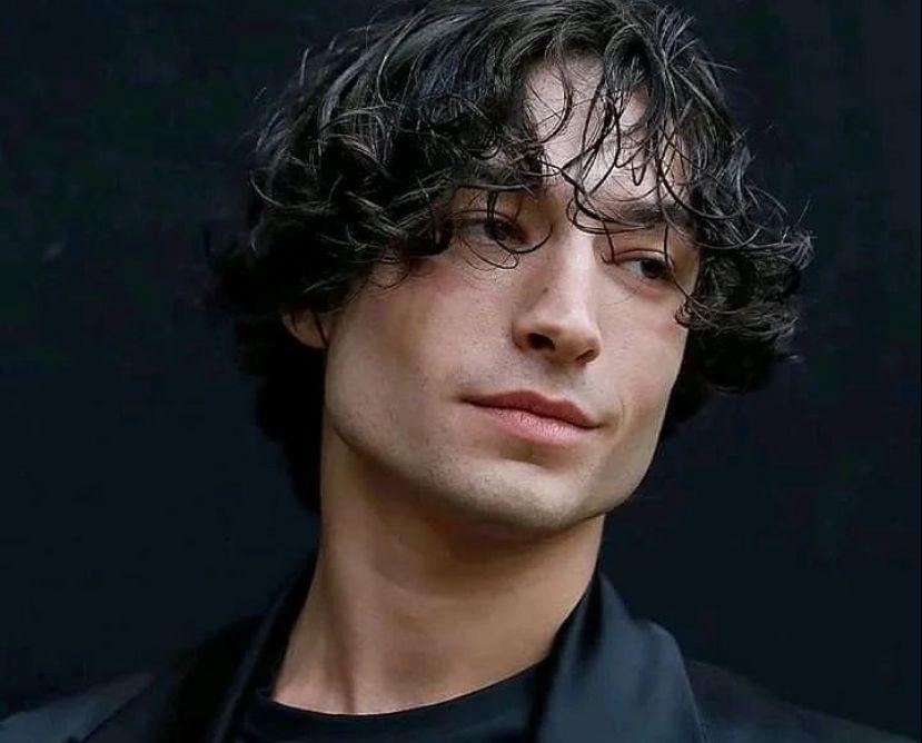 Lagi-lagi, Aktor Ezra Miller Ditangkap di Hawaii