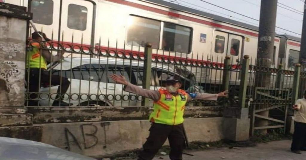 Sopir yang Tertabrak Perlintasan KRL Bingung Kenapa Dituntut KAI Usai Kecelakaan