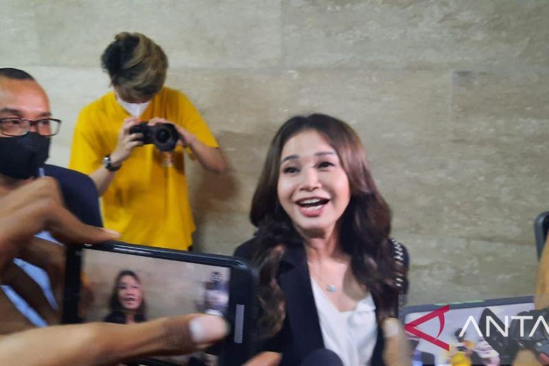 Rossa Datang Malam-malam ke Bareskrim Penuhi Panggilan Kasus DNA Pro