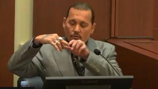 Setelah 6 Pekan Persidangan, Johnny Depp Menang Lawan Amber Heard