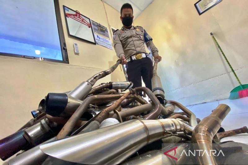 Bikin Sakit Kuping Warga, Puluhan Knalpot Brong di Aceh Barat Diamankan Polisi