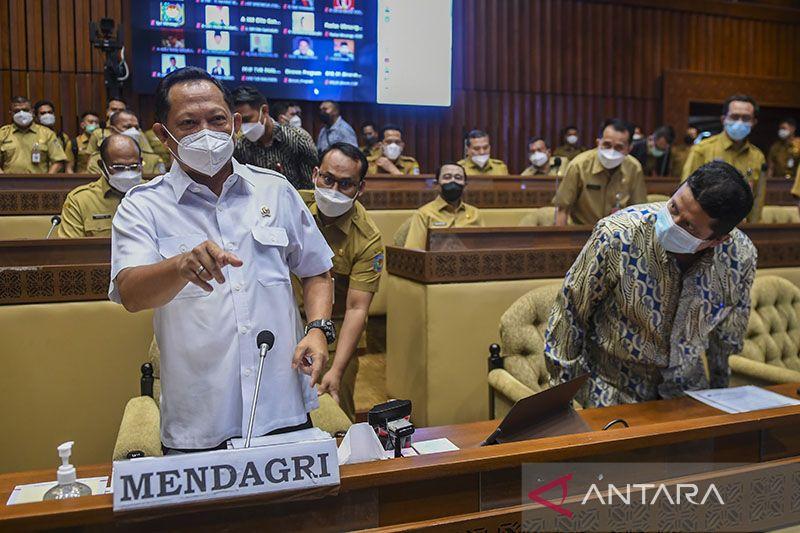 Mendagri Terbitkan Aturan Halal Bihalal Lebaran 2022, Makanan Tidak Boleh Prasmanan