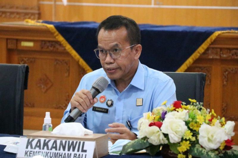 Imigrasi Ungkap Motif WN Kanada Viral Joget Bugil di Gunung Batur Bali