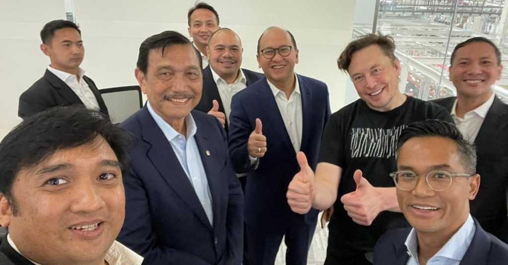 Luhut Tawarkan Kawasan Industri Hijau Kalimantan Utara ke Elon Musk