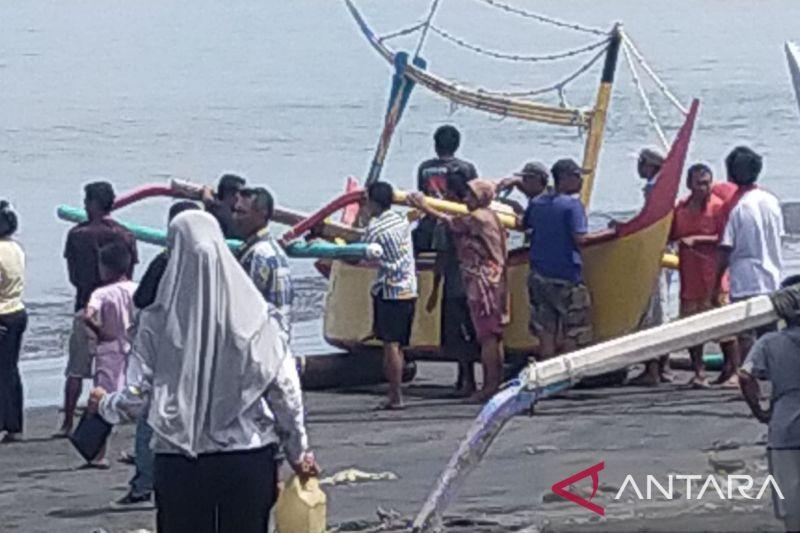 Hendak ke Jawa Naik Sampan, Pemudik Asal Jembrana Bali Hilang di Lautan
