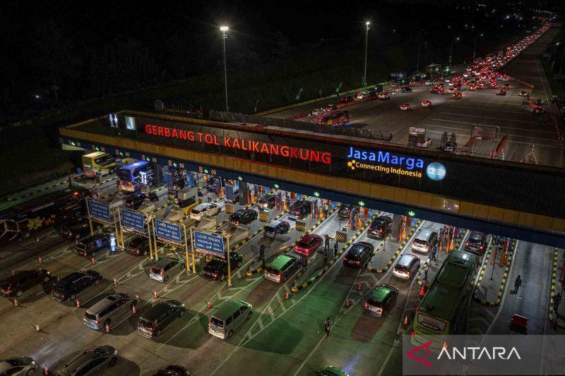 Polri Terapkan 'Contraflow' Km 47 Demi Urai Kemacetan dari Arah Bandung