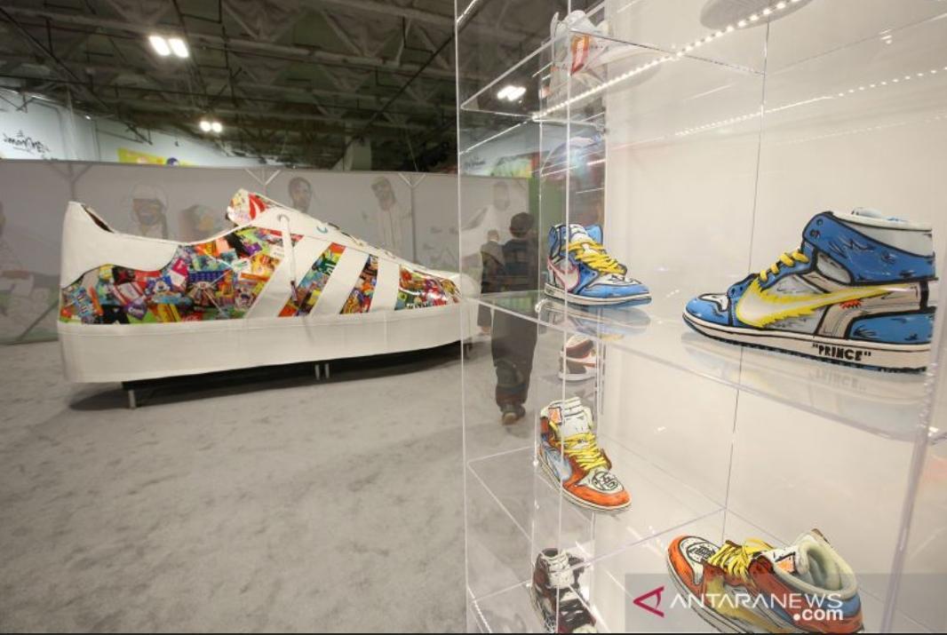 Enam Tips Menyulap Sneakers Lawas Pantas untuk Lebaran