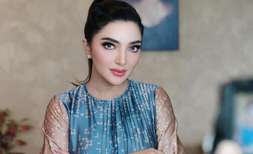 Bawa Sembako Empat Ton, Ashanty Sambangi Posko Korban Kebakaran Pasar Gembrong