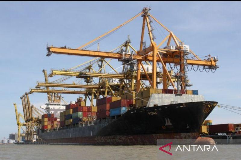 Layanan Terminal Peti Kemas Tetap Beroperasi Selama Libur Lebaran