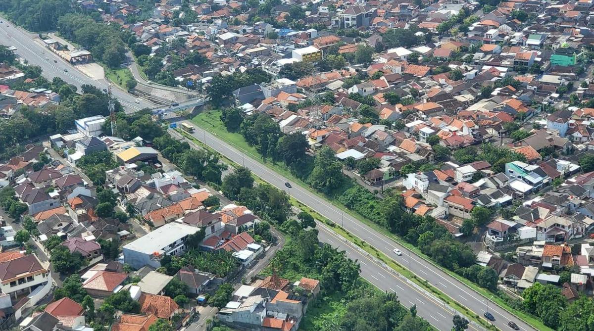 Pantau Lewat Heli, Polri Klaim Arus Mudik Tol Cikampek-Kalikangkung Normal