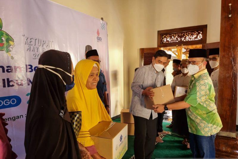 Ramadan Berkah, Kemnaker Gandeng BNI untuk Berbagi Sembako Ke Warga Ponorogo