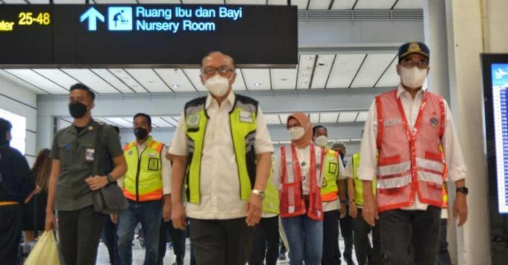 Menhub Budi Karya Pantau Langsung Arus Mudik di Bandara Soekarno-Hatta pada H-1 Lebaran
