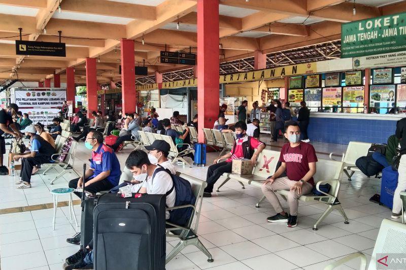 Jelang Arus Mudik, Penumpang di Terminal Kampung Rambutan Alami Kenaikan