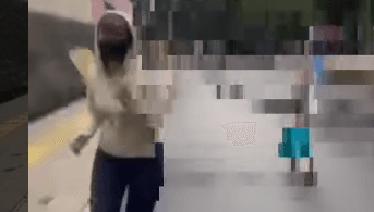 Rusak, Sekelompok Bocah Pamer Alat Kelamin di Depan Wanita Dewasa, Netizen: Ngeri Zaman Edan!